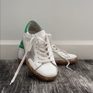 NEVER WORN GOLDEN GOOSE sneakers size 37